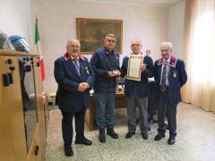 Consegna Attestato di socio Onorario al Comandante 6° Rep. Mobile di Genova Bolzaneto