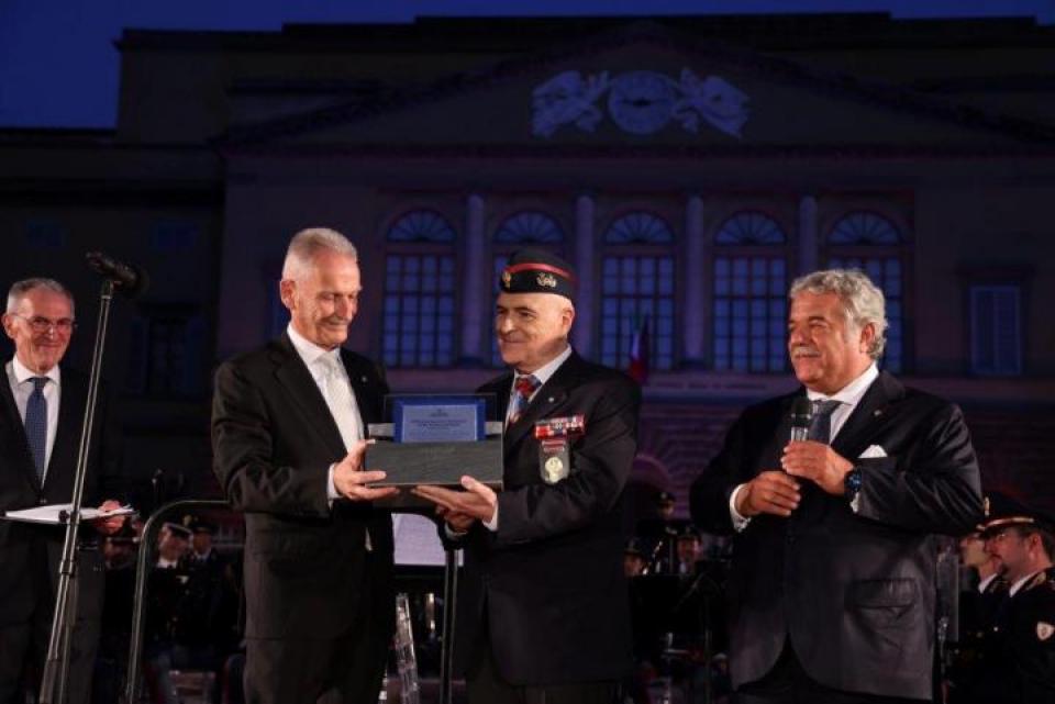 Cerimonia consegna riconoscimento alla Sezione ANPS Firenze