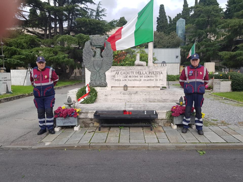 1° Novembre l'A.N.P.S. di Genova presidia il monumento Caduti della Polizia di Stato