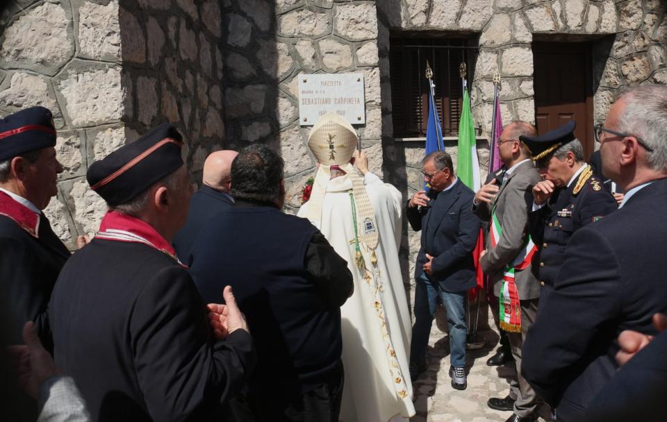 Ventimiglia località Grimaldi Inferiore intitolazione piazzetta alla Grd. di PS Sebastiano Carpineta