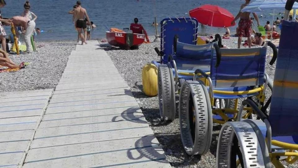 Liguria, presentate le guide 2025 dedicate al turismo per persone con disabilità motoria.