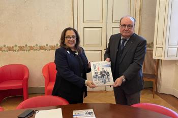 Consegna del calendario Storico 2023 al Prefetto